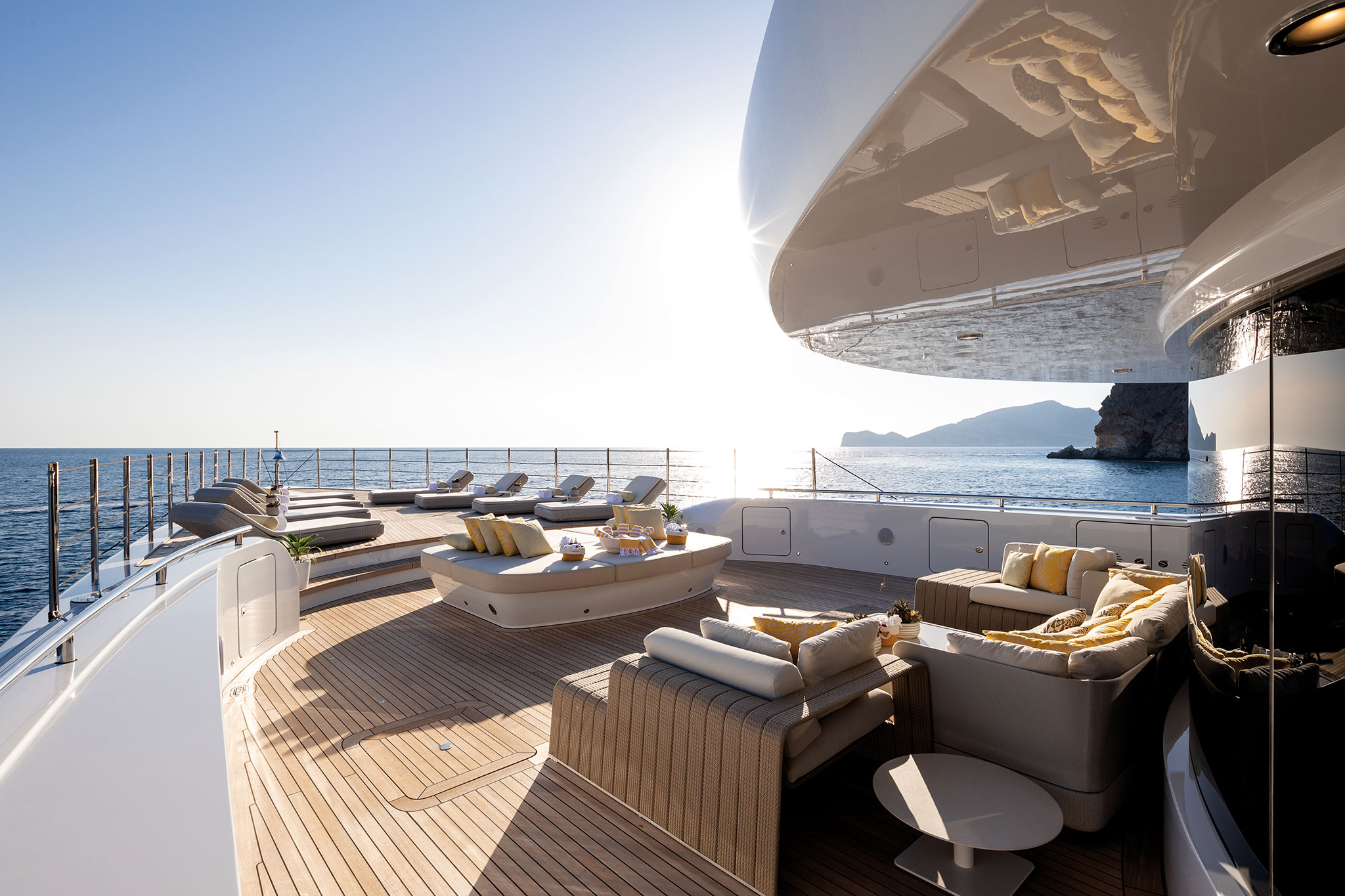 Benetti-FB276-MY-Metis-Interiors-Jeff-Brown-(103)-yachts-france-173